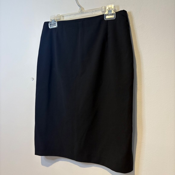 Elie Tahari Classic Black Pencil Skirt with Satin Lining and Subtle Slits Small - Picture 2 of 11